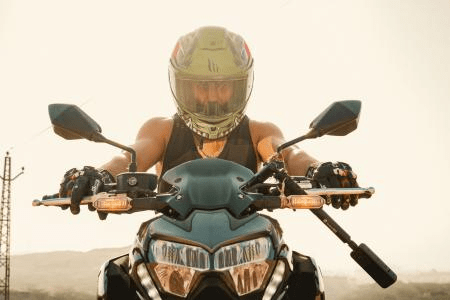 Viseira do capacete riscada: tem como recuperar ou o jeito é trocar?